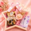 Box regalo Día de la Madre con Ferrero y flores – delivery Lima